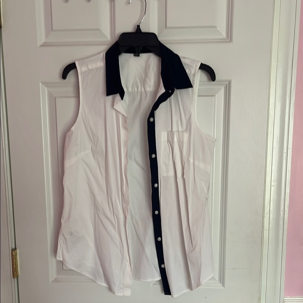 Ann Taylor Sleeveless White and Navy Button-Up Blouse
